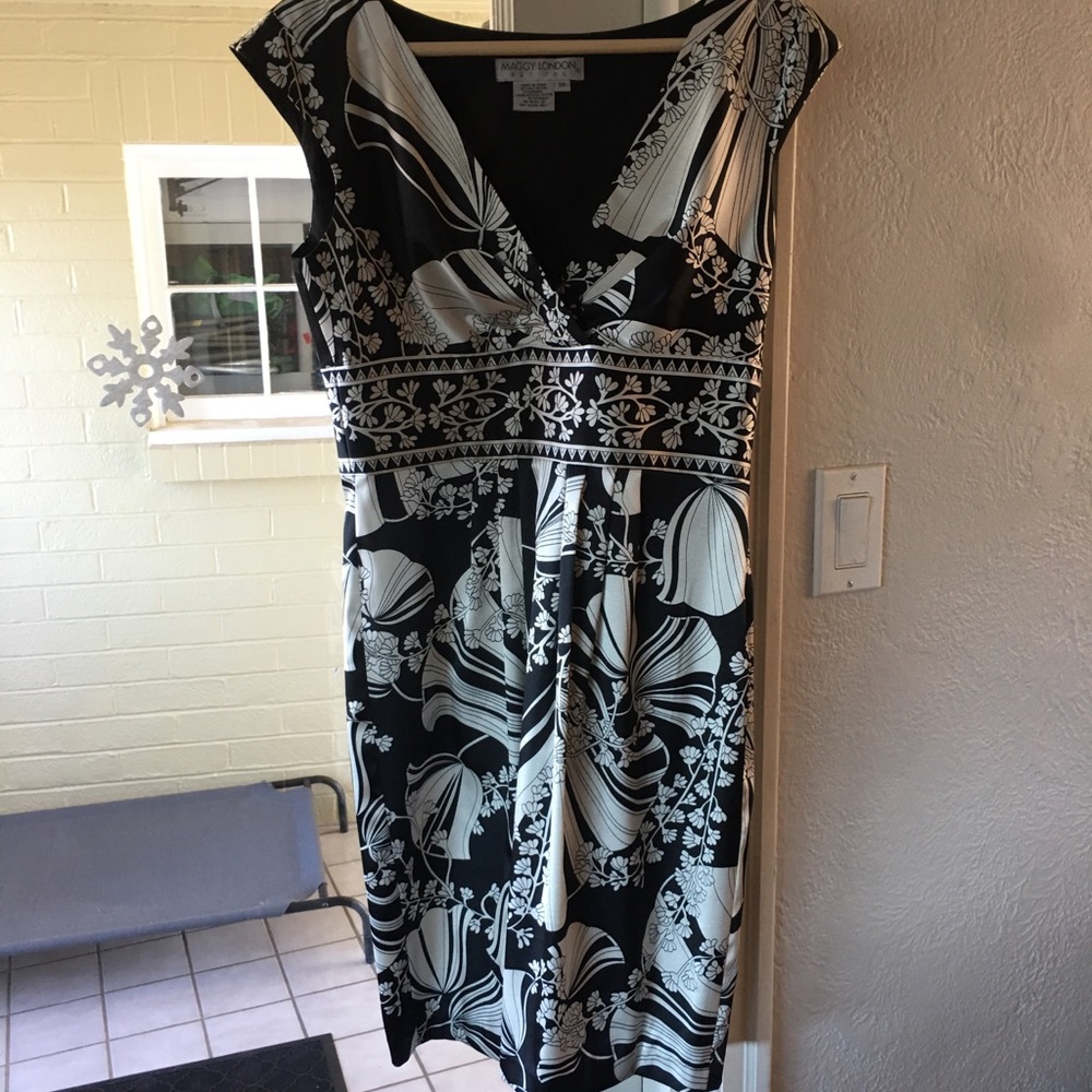 Maggy London black and white dress, size 8p